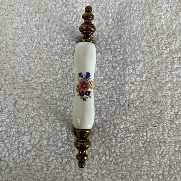 White Porcelain Floral Design Cabinet Drawer Pull Handles - Picture 1 of 9